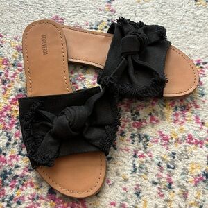 Black Knot Sandals